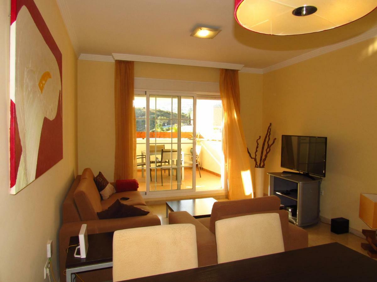 Arenal Golf Apartment เบนัลมาเดนา ภายนอก รูปภาพ